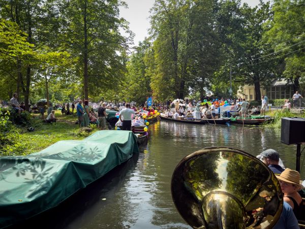 Fotor&uuml;ckblick: 51. L&uuml;bbenauer Kahnkorso 2025 